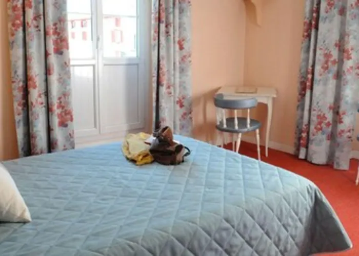 Les Tilleuls Hotel Hasparren