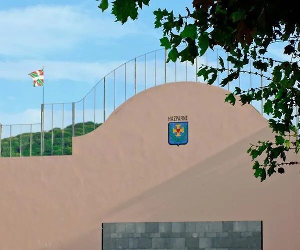 Les Tilleuls Hotel Hasparren